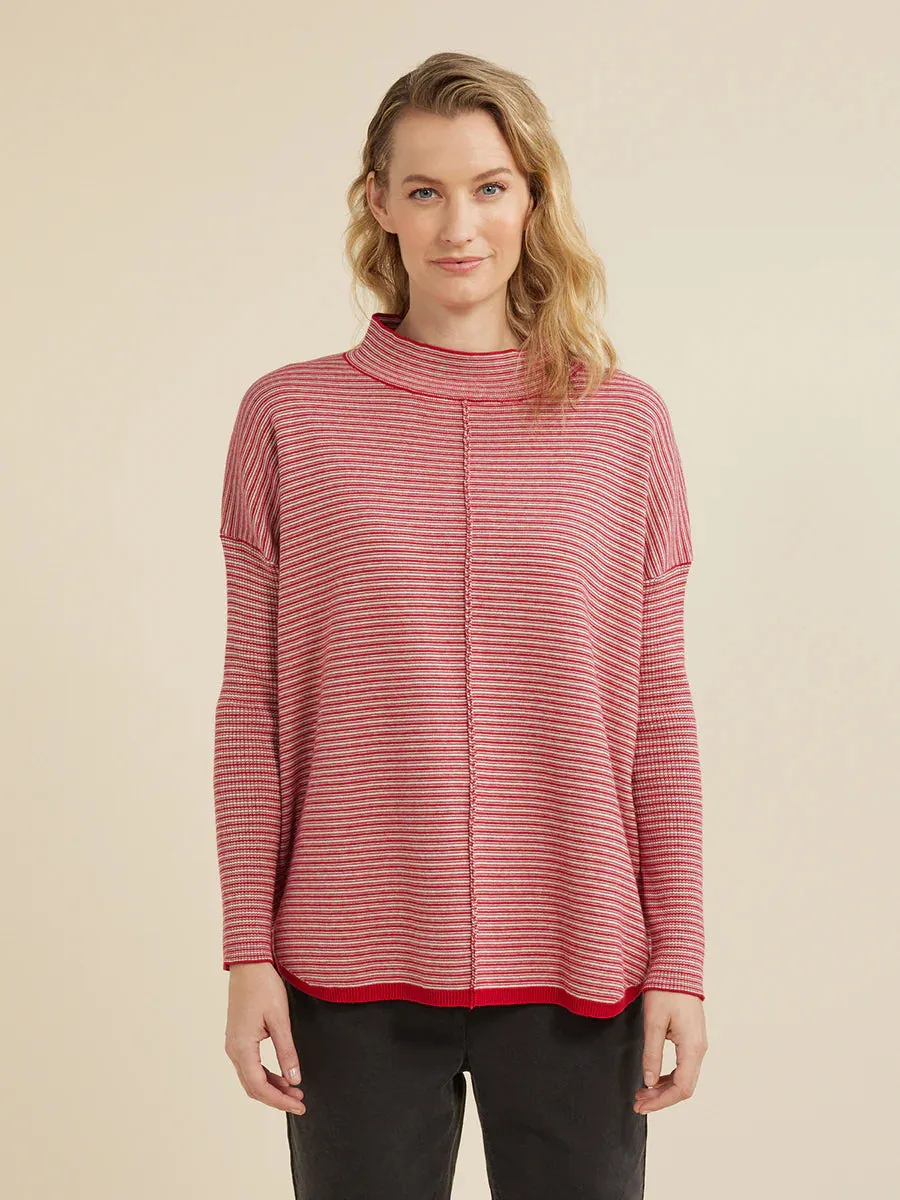 FINE STRIPE SCOOP HEM KNIT CAVIAR/RHUBARB