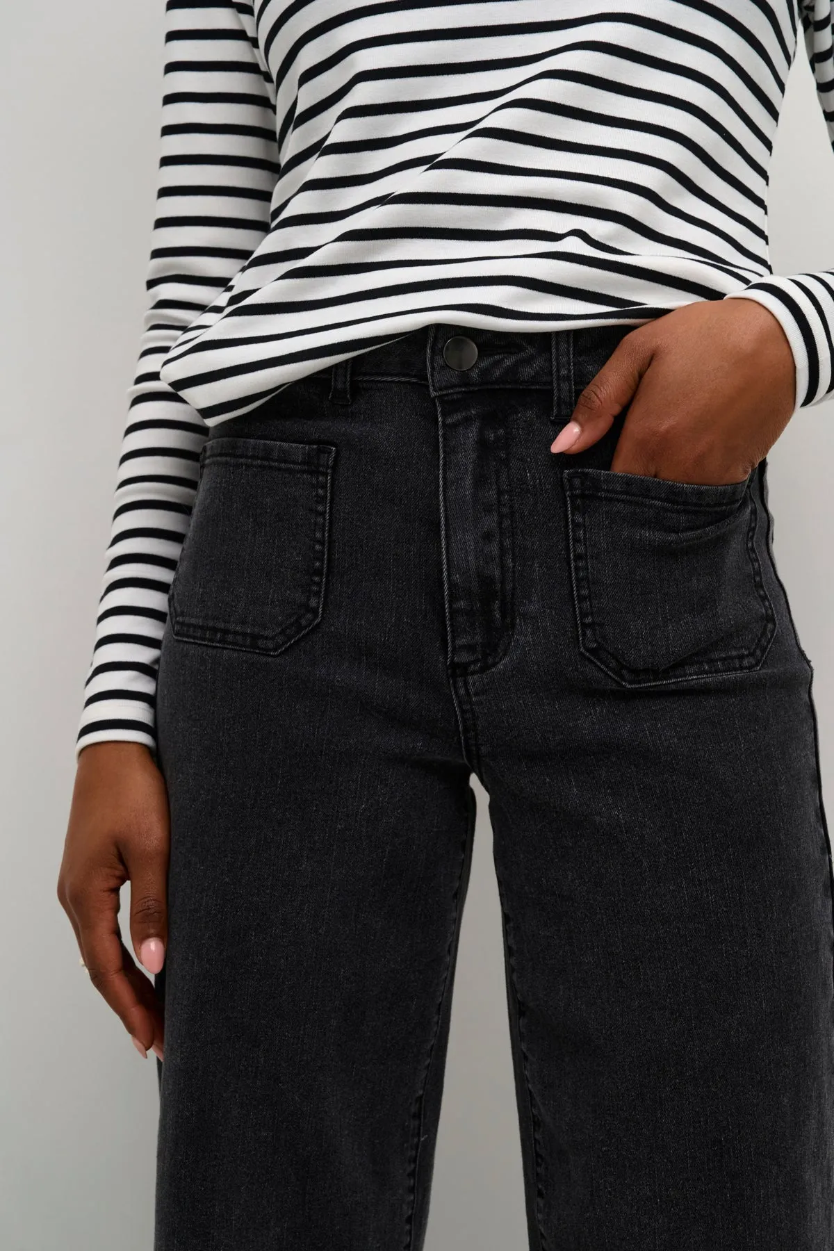 KAkarla HighWaist Flared Jeans - Black Washed Denim