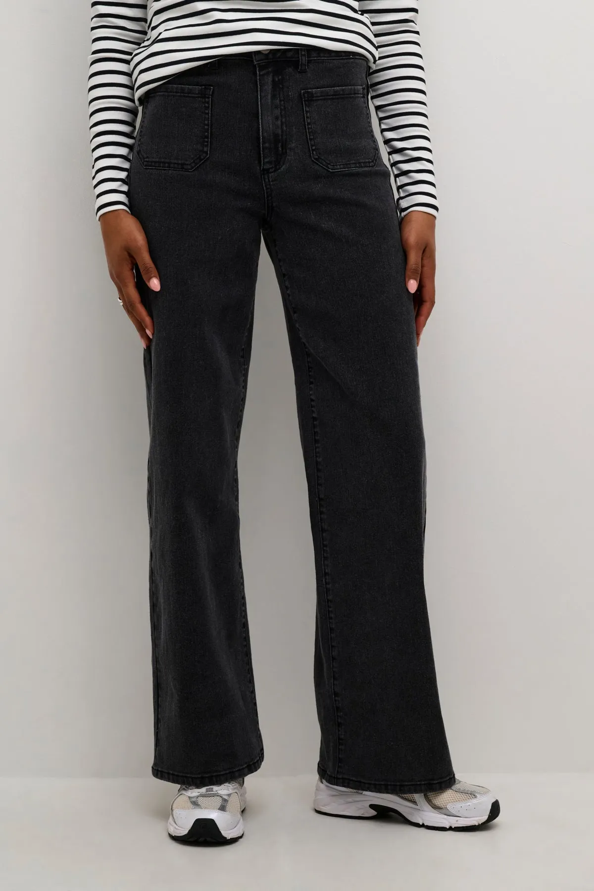 KAkarla HighWaist Flared Jeans - Black Washed Denim