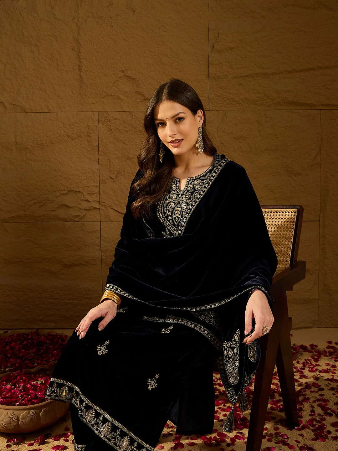 Navy Blue Velvet Solid Embroidered Straight 3-Piece Suit Set