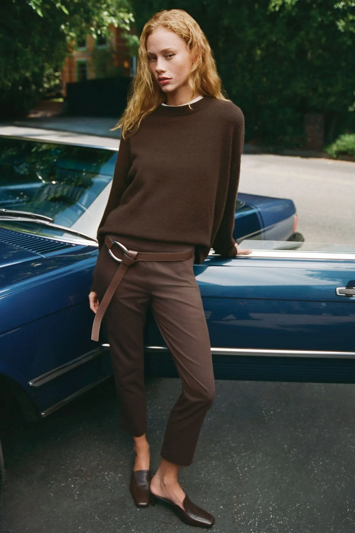 SERRANO CASHMERE RELAXED CREW | DARK CHOCOLATE