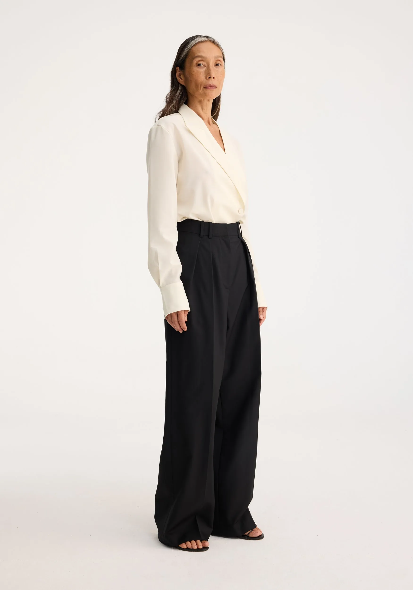 Wide leg double pleated trousers | black